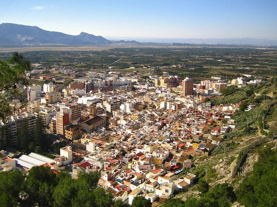 Cullera Beach, Valencia - the family curve