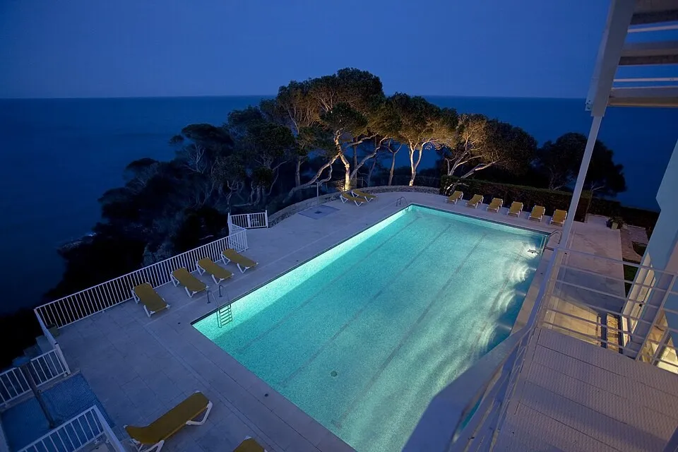 Aiguablava, Begur - the infinity-pool cove