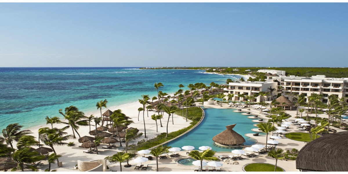 Akumal — turtle beach resort with turquoise waters