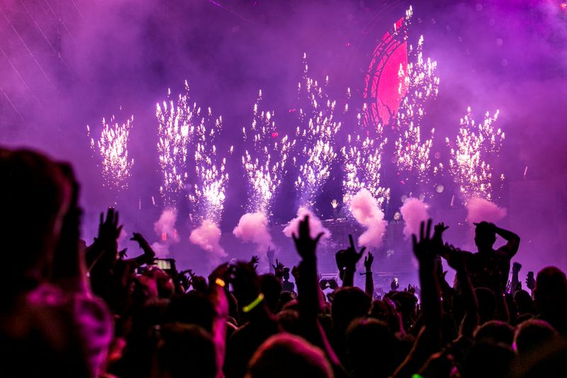 Tomorrowland main stage and crowd