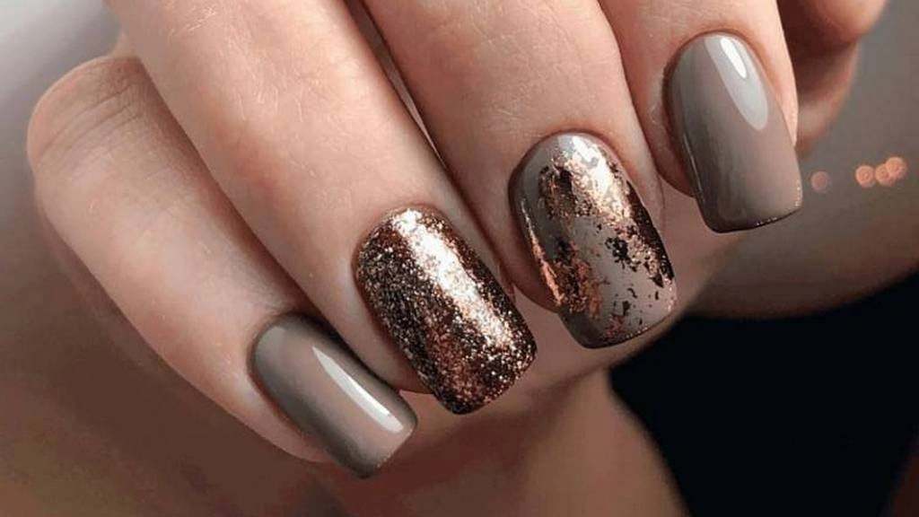 Chocolate manicure