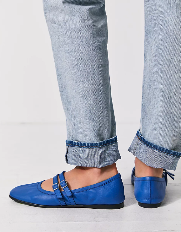 Low-heel elegant shoes