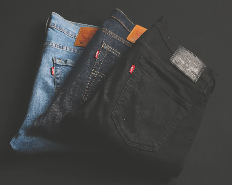 Straight-leg jeans